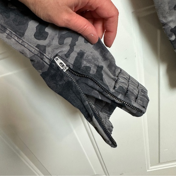 SPANX stretch Twill camo jogger pants NWT size large - Picture 7 of 10